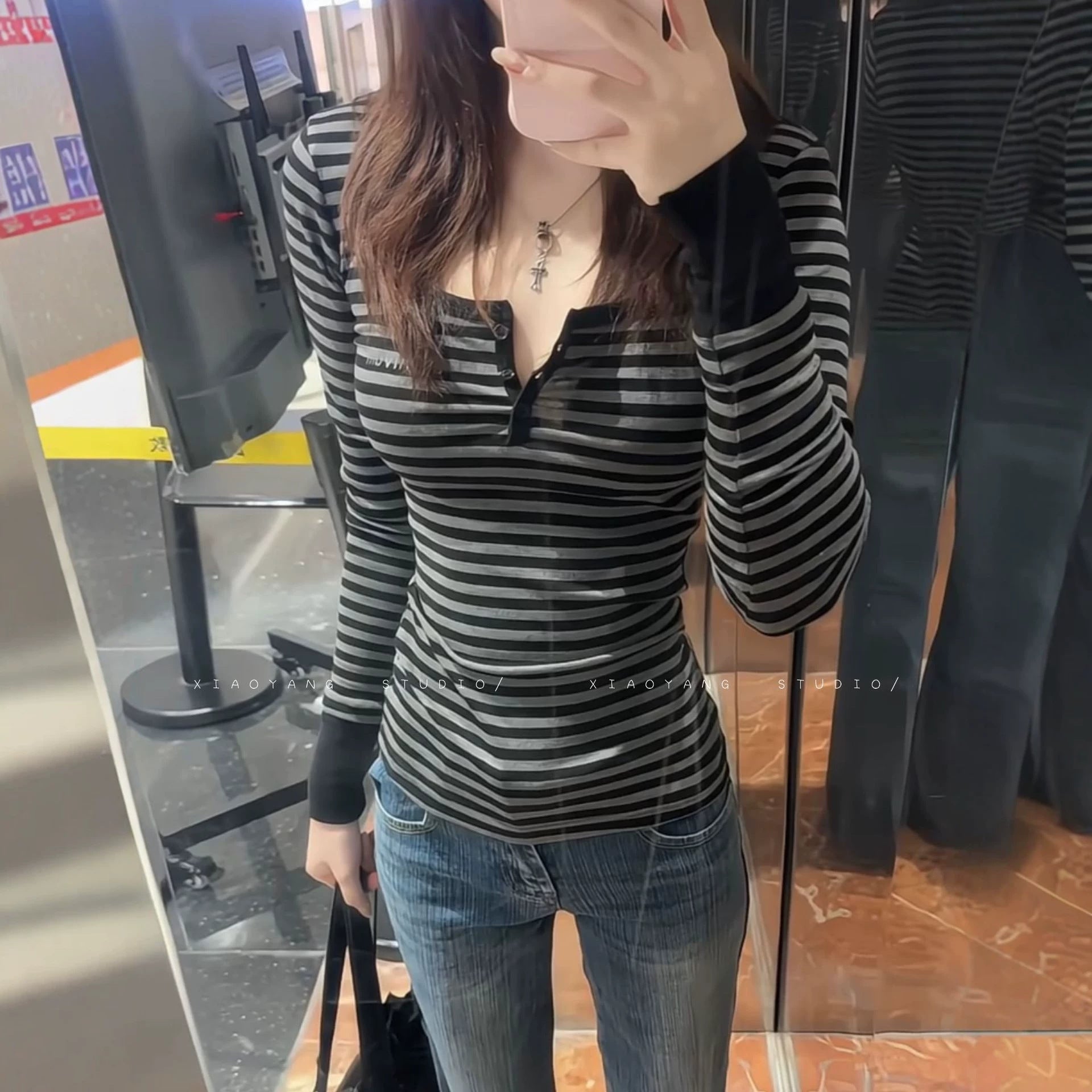 Retro Black and Gray Striped U-Neck Regular Shoulder Long Sleeve T-Shirt for Women