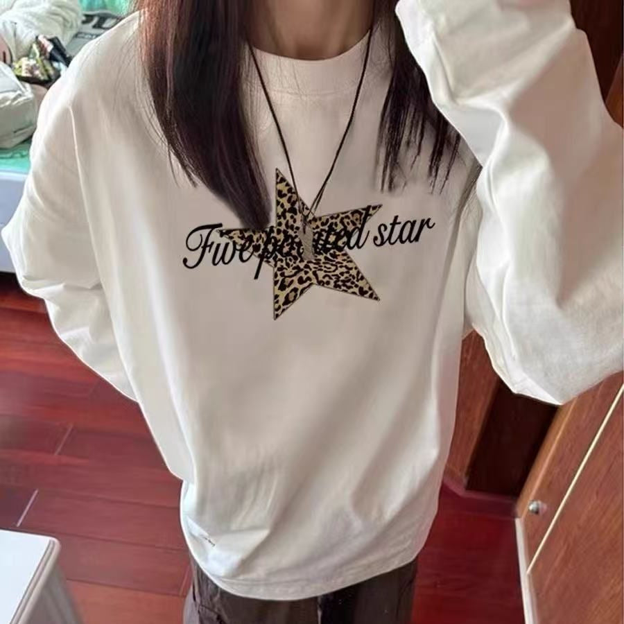 Five pointed star printed long sleeved T-shirt