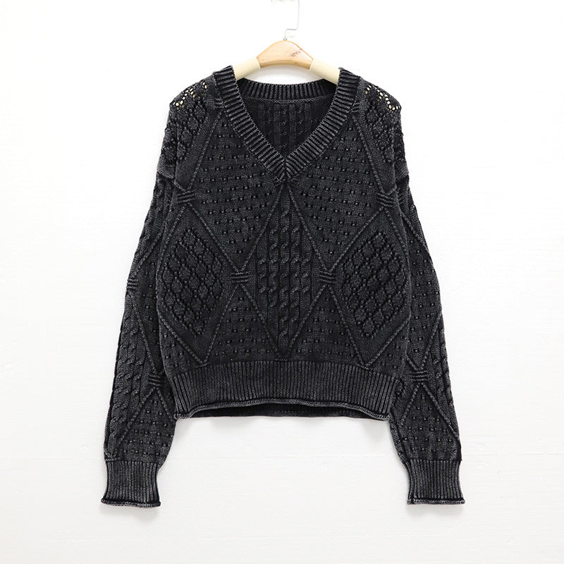 Hollow V-neck loose long sleeved sweater