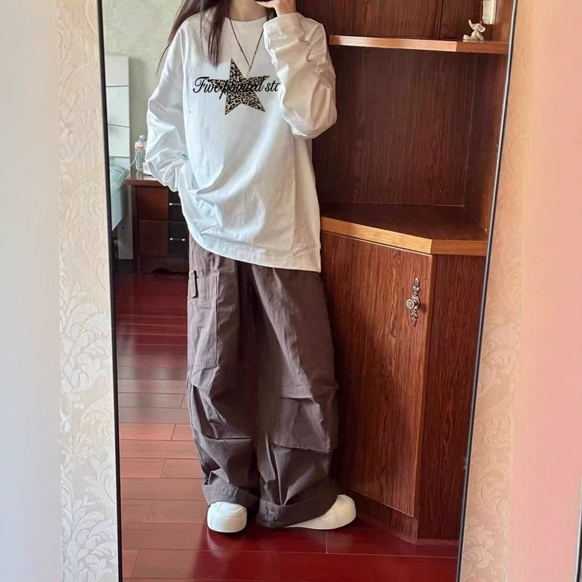Five pointed star printed long sleeved T-shirt