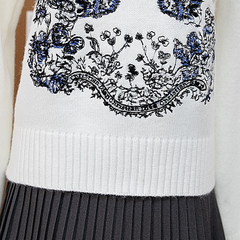 Butterfly embroidery long sleeved round neck pullover sweater