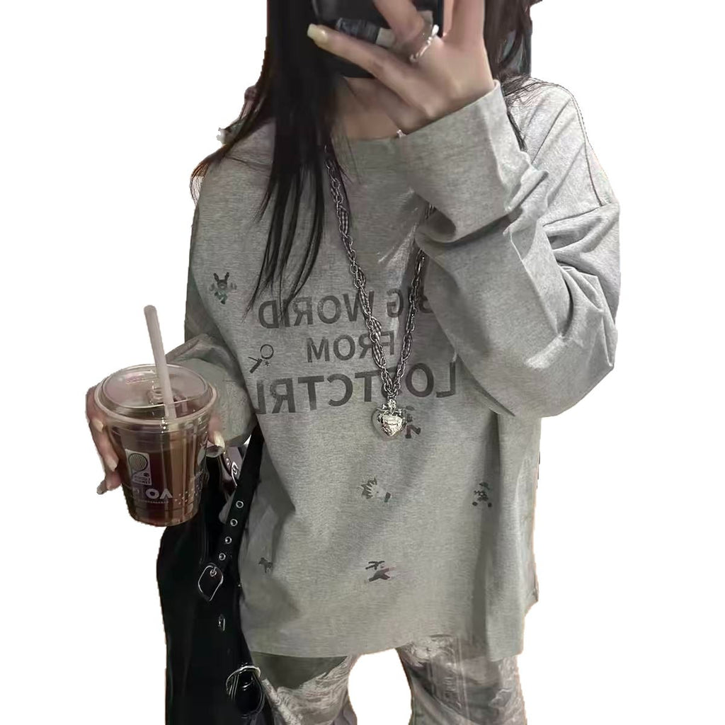 trendy printed gray long-sleeve T-shirt for women, spring design, loose and laid-back fit, crewneck top