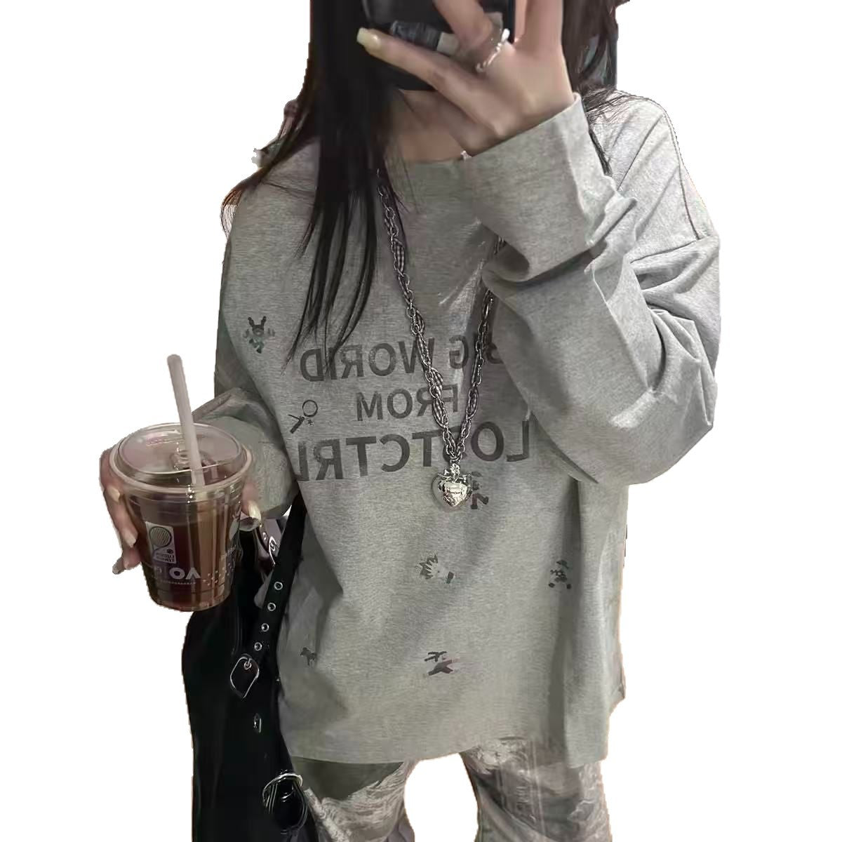 trendy printed gray long-sleeve T-shirt for women, spring design, loose and laid-back fit, crewneck top