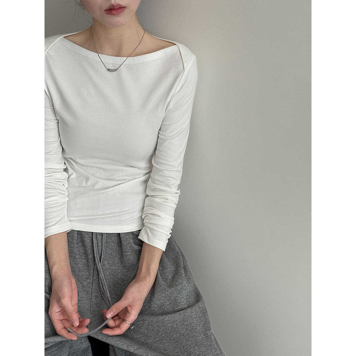 Retro High-Intellectual Boat Neck Design Inner Layer Long Sleeve T-Shirt for Women, Autumn Fitted Slimming Chic Top