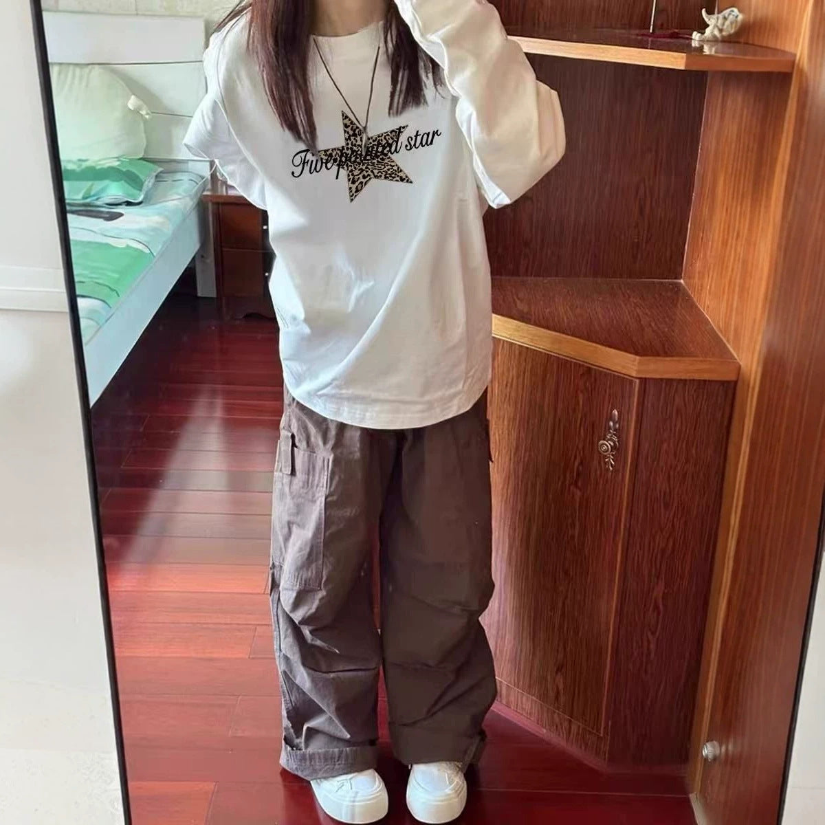 Five pointed star printed long sleeved T-shirt